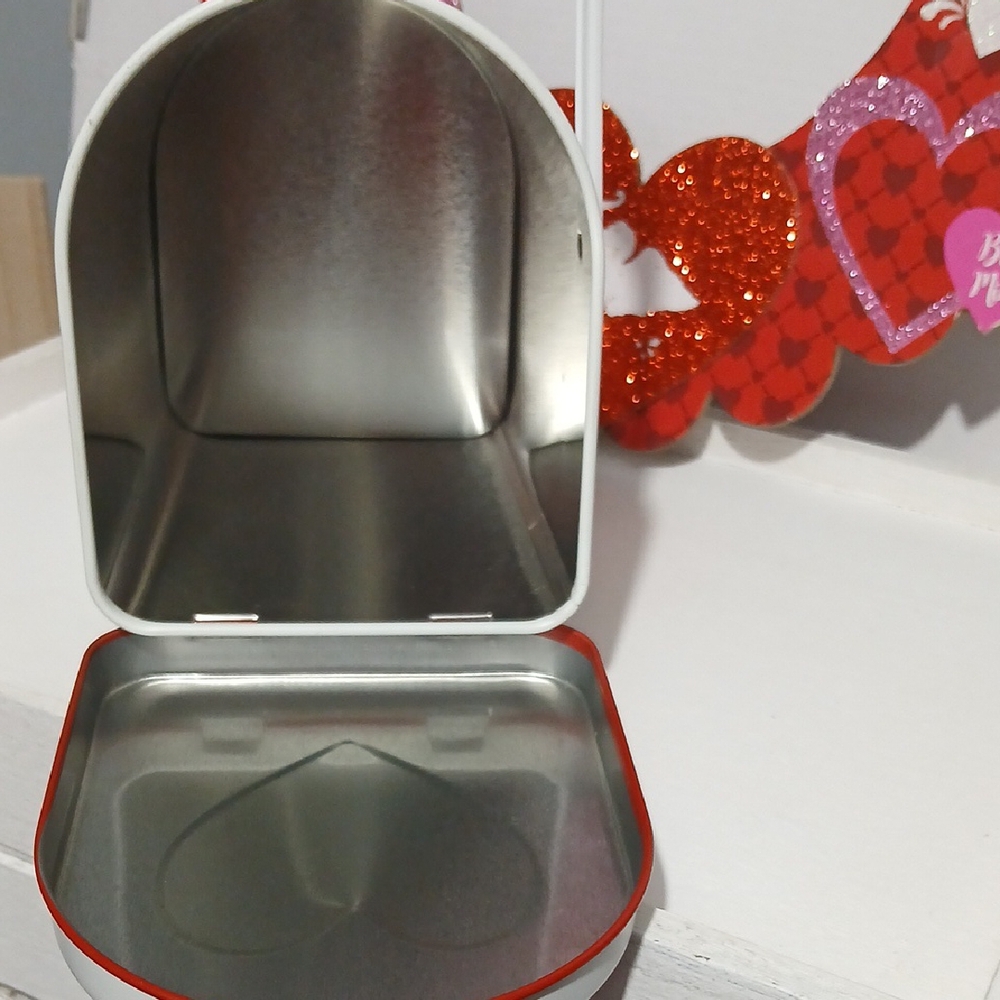 Rae Dunn White Mailbox with Red Heart NWT - Picture 6 of 9